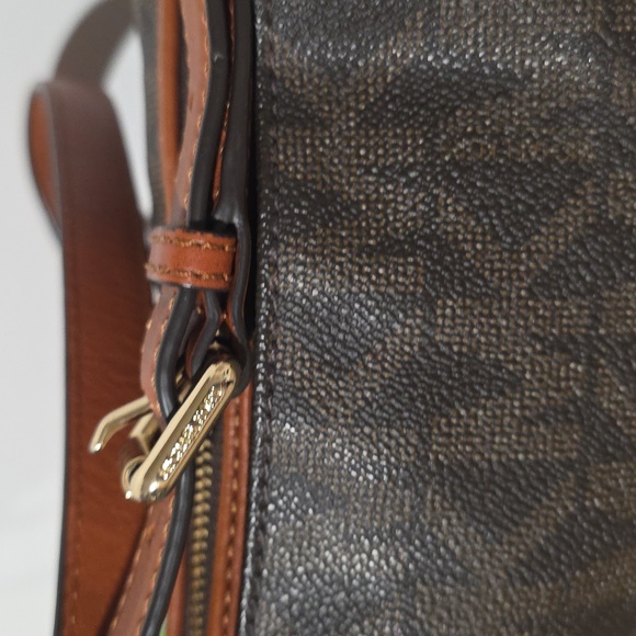 💥💥💥Michael Kors Brown MK Logo Chestnut Leather Accent Shoulder Bag Crossbody - Picture 8 of 16